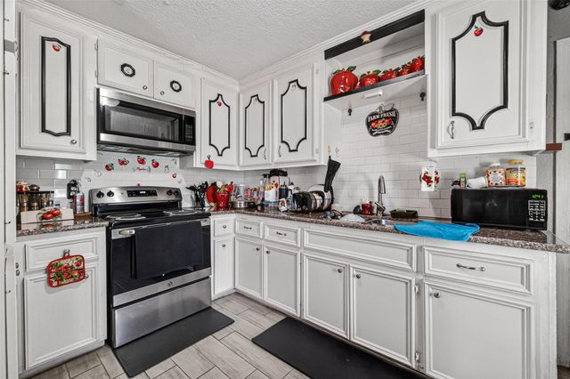 2402 Raymond Street, Pasadena, TX 77506