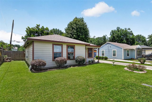 2402 Raymond Street, Pasadena, TX 77506