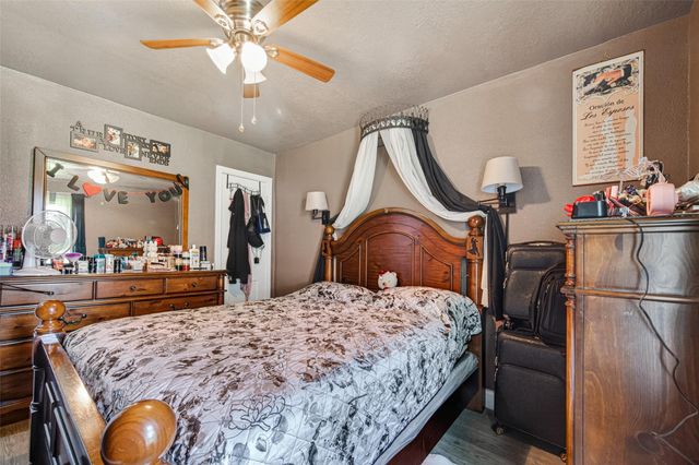 2402 Raymond Street, Pasadena, TX 77506