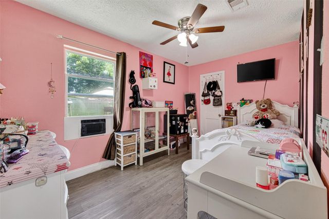 2402 Raymond Street, Pasadena, TX 77506