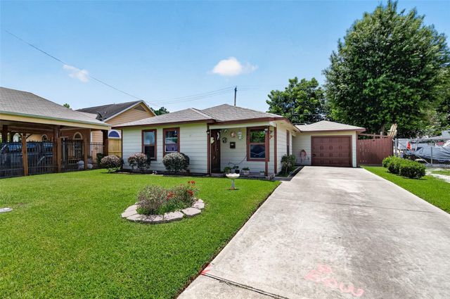 2402 Raymond Street, Pasadena, TX 77506