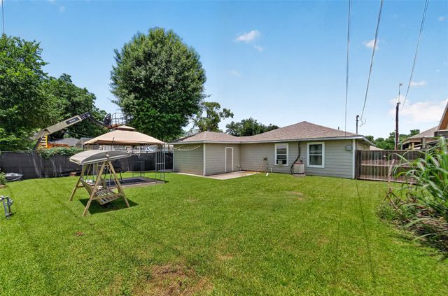 2402 Raymond Street, Pasadena, TX 77506