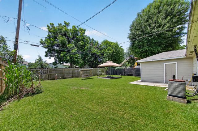 2402 Raymond Street, Pasadena, TX 77506