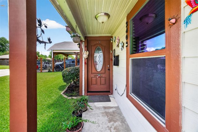 2402 Raymond Street, Pasadena, TX 77506