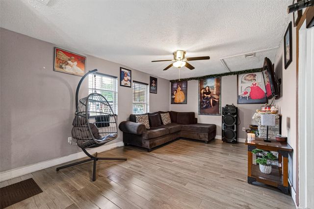2402 Raymond Street, Pasadena, TX 77506