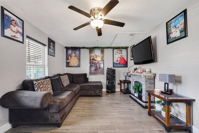 2402 Raymond Street, Pasadena, TX 77506