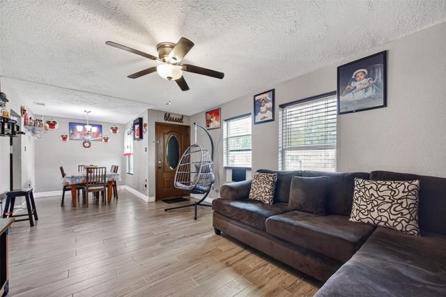2402 Raymond Street, Pasadena, TX 77506