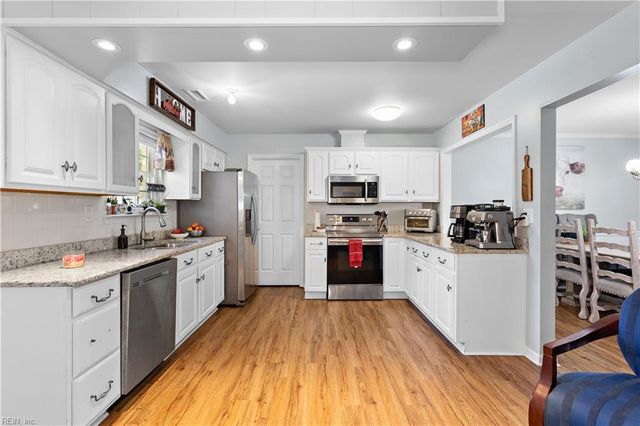 208 Tice CT, Virginia Beach, VA 23462