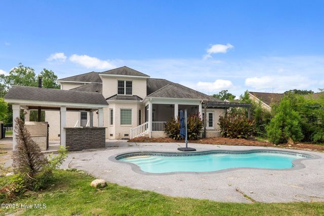 414 Crown Drive, Washington, NC 27889