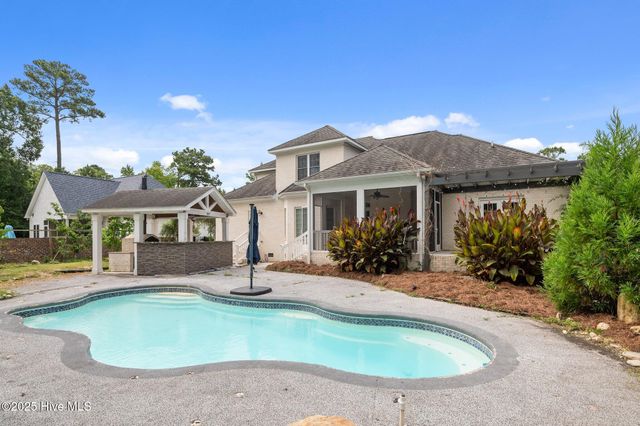 414 Crown Drive, Washington, NC 27889