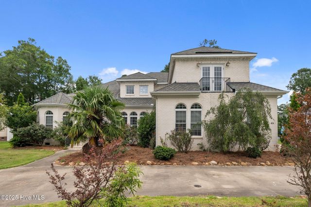 414 Crown Drive, Washington, NC 27889