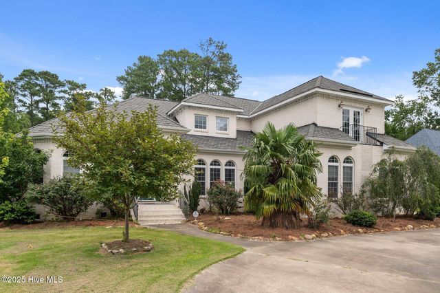 414 Crown Drive, Washington, NC 27889