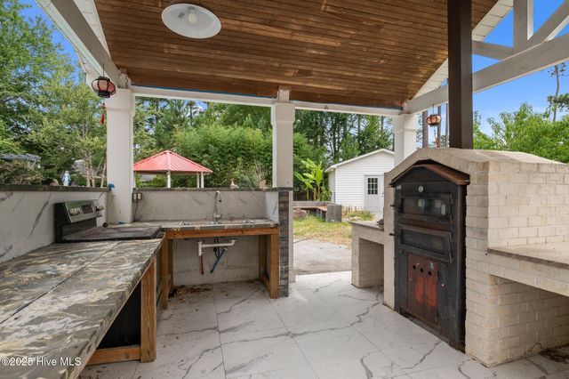 414 Crown Drive, Washington, NC 27889