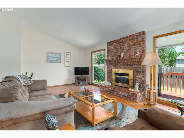 13323 Se SHANNON, Clackamas, OR 97015