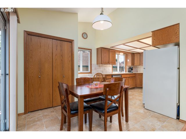 13323 Se SHANNON, Clackamas, OR 97015