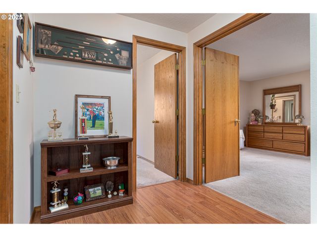 13323 Se SHANNON, Clackamas, OR 97015