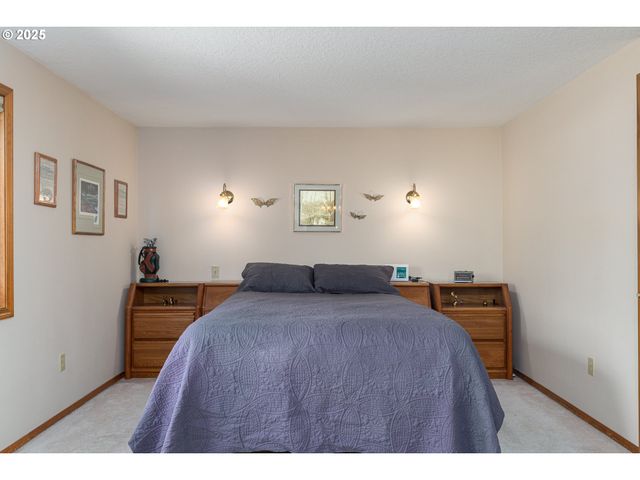 13323 Se SHANNON, Clackamas, OR 97015