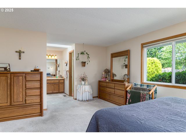 13323 Se SHANNON, Clackamas, OR 97015