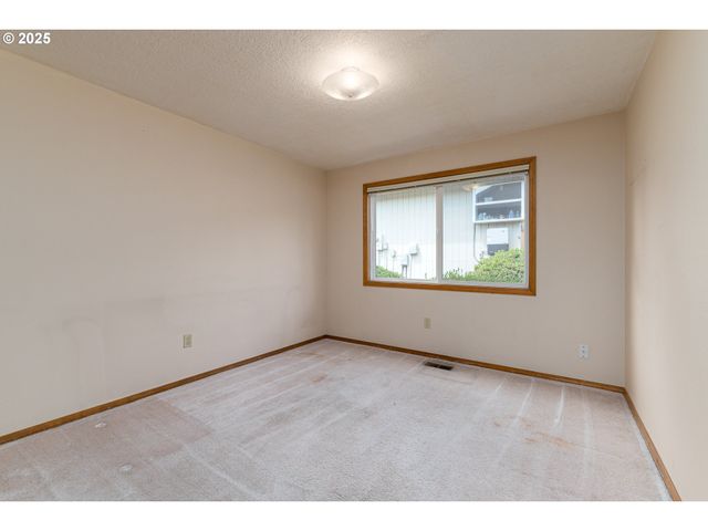 13323 Se SHANNON, Clackamas, OR 97015