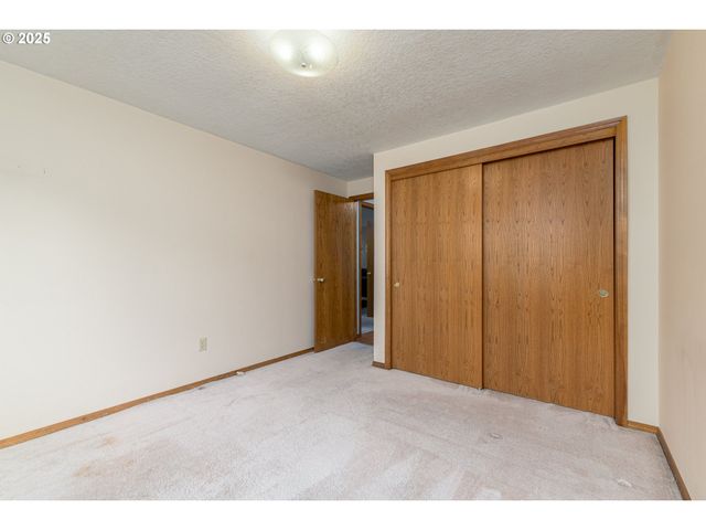 13323 Se SHANNON, Clackamas, OR 97015