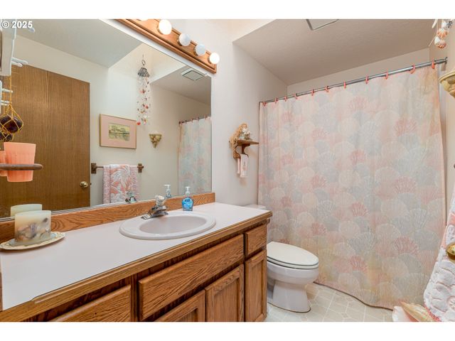 13323 Se SHANNON, Clackamas, OR 97015