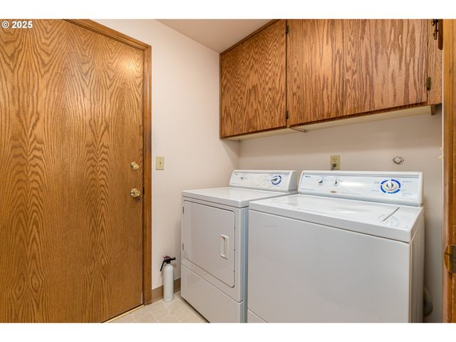 13323 Se SHANNON, Clackamas, OR 97015