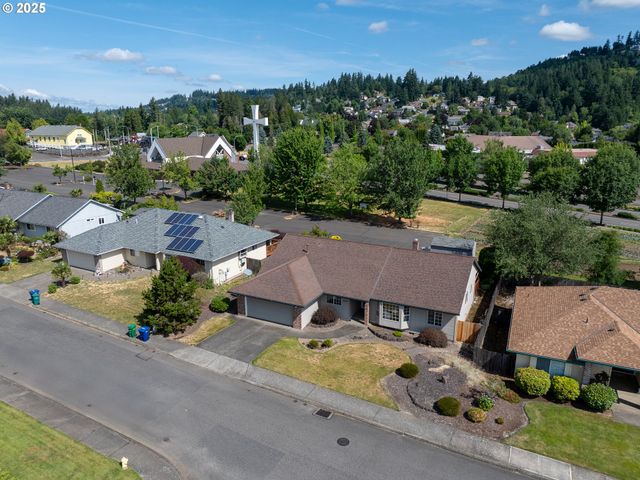 13323 Se SHANNON, Clackamas, OR 97015