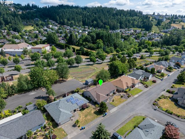 13323 Se SHANNON, Clackamas, OR 97015