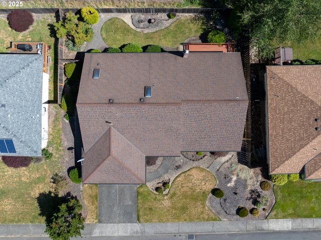 13323 Se SHANNON, Clackamas, OR 97015