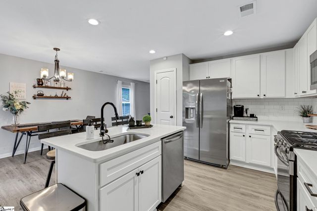 714 Chestnut Street, Laurens, SC 29630