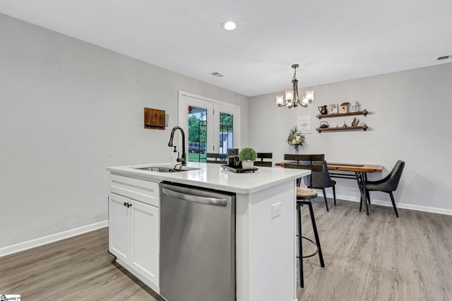 714 Chestnut Street, Laurens, SC 29630