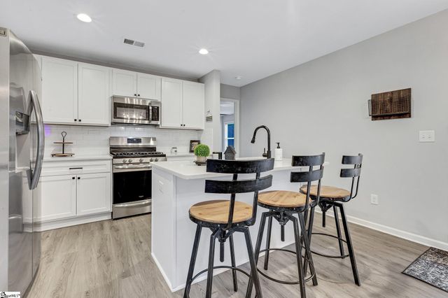 714 Chestnut Street, Laurens, SC 29630