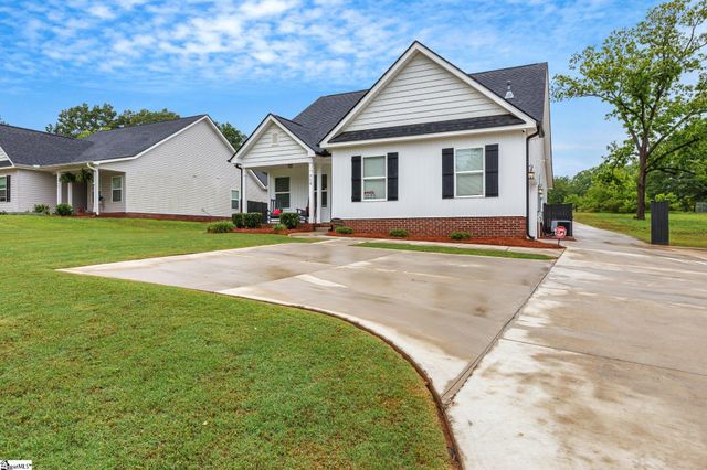 714 Chestnut Street, Laurens, SC 29630