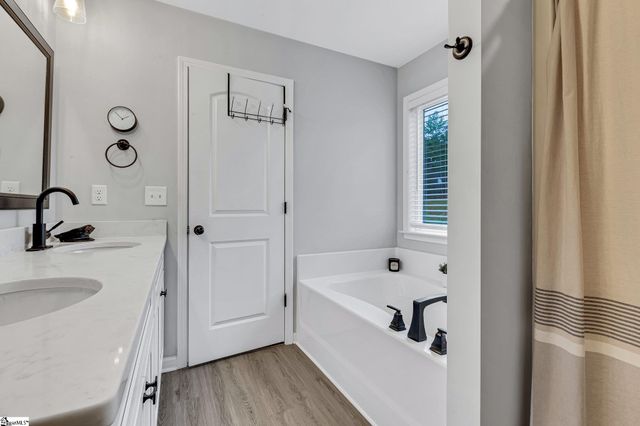 714 Chestnut Street, Laurens, SC 29630