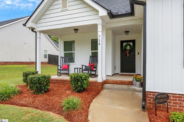 714 Chestnut Street, Laurens, SC 29630