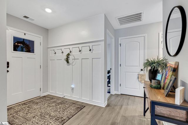 714 Chestnut Street, Laurens, SC 29630