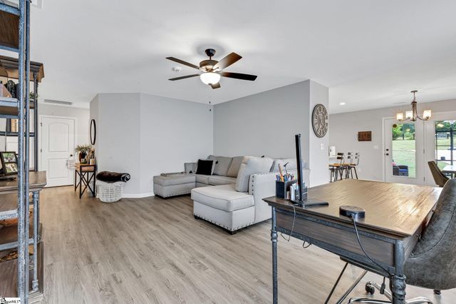 714 Chestnut Street, Laurens, SC 29630