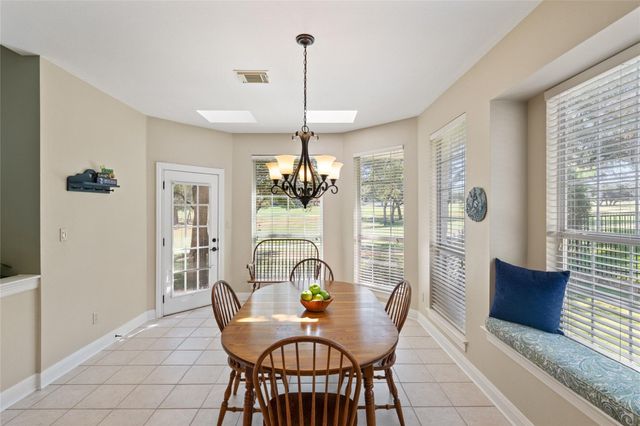 34 Tiburon DR, The Hills, TX 78738