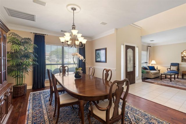34 Tiburon DR, The Hills, TX 78738