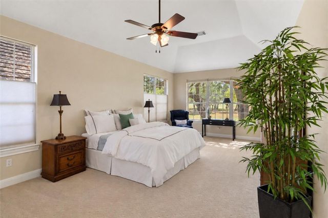 34 Tiburon DR, The Hills, TX 78738