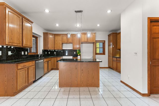 148 Timber Point Court, Valparaiso, IN 46385