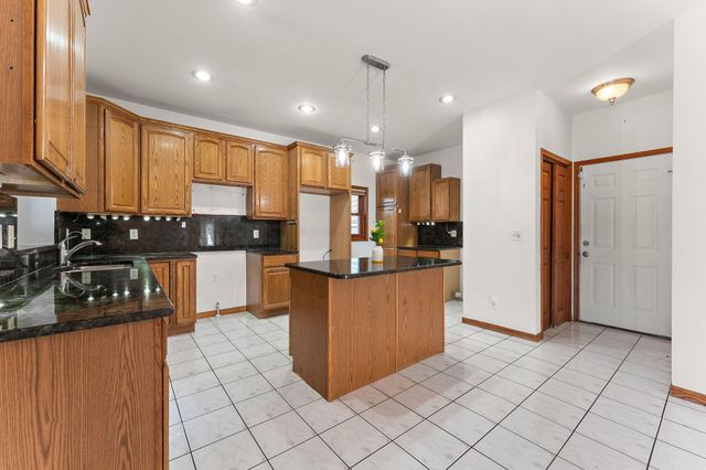 148 Timber Point Court, Valparaiso, IN 46385