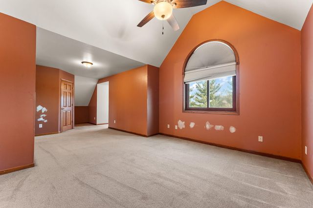 148 Timber Point Court, Valparaiso, IN 46385