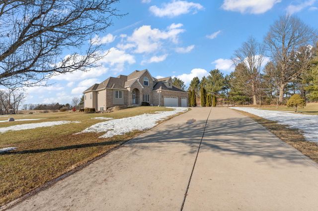 148 Timber Point Court, Valparaiso, IN 46385