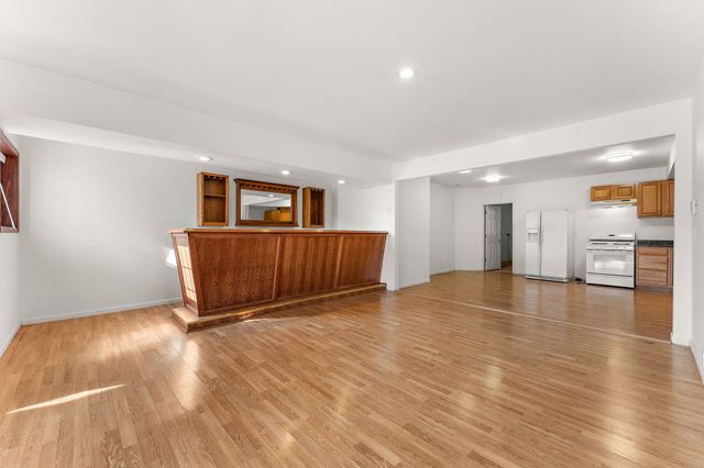 148 Timber Point Court, Valparaiso, IN 46385