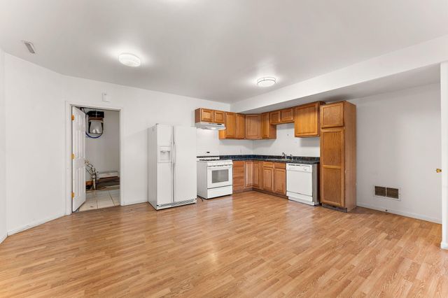 148 Timber Point Court, Valparaiso, IN 46385