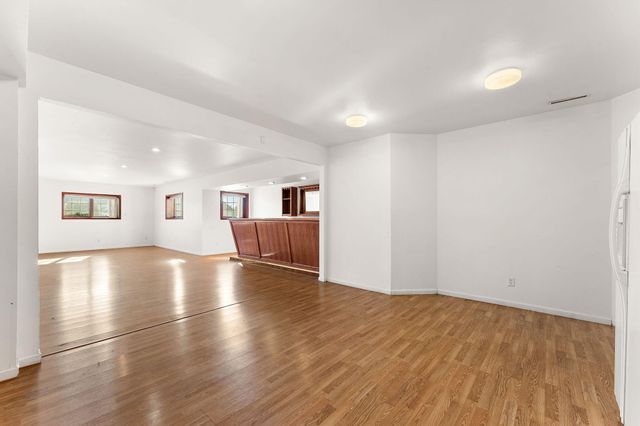 148 Timber Point Court, Valparaiso, IN 46385