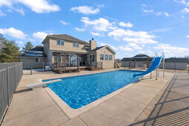148 Timber Point Court, Valparaiso, IN 46385