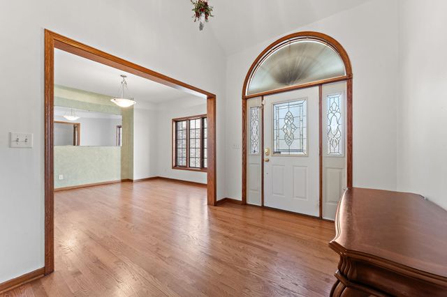 148 Timber Point Court, Valparaiso, IN 46385