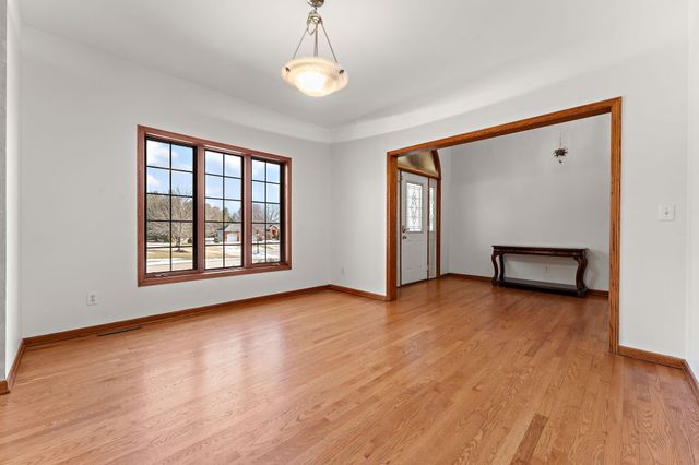 148 Timber Point Court, Valparaiso, IN 46385